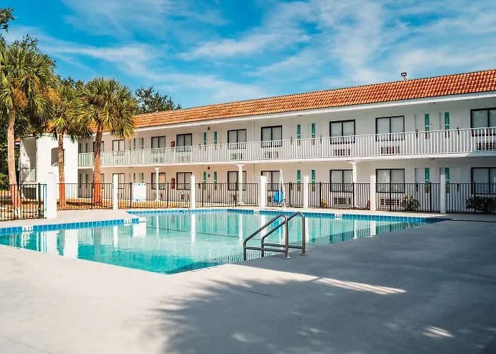 Travelodge By Wyndham Orlando Lake Buena Vista South
